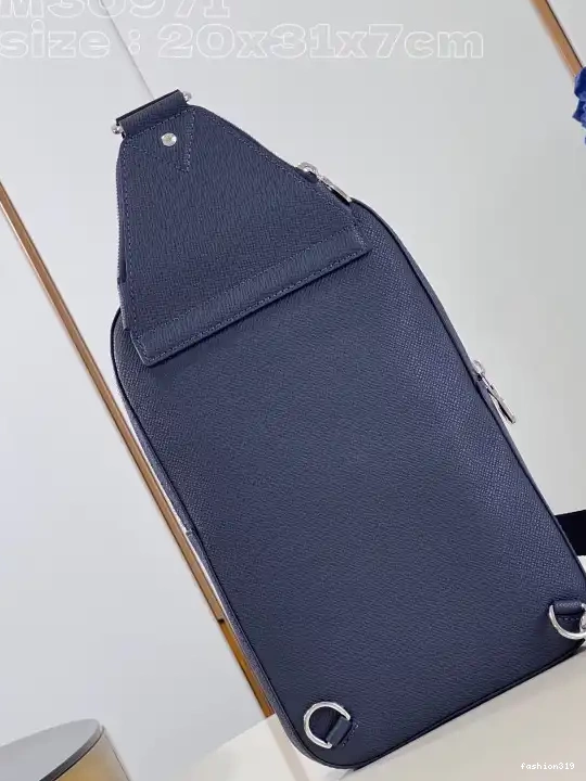 NM VUITTON Slingbag Avenue LOUIS 0422